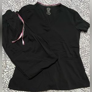 Black Vince Camuto scrub set Size Medium
